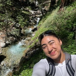 Meet your Posher, Alejandra